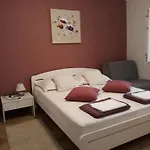 Mira 公寓 *